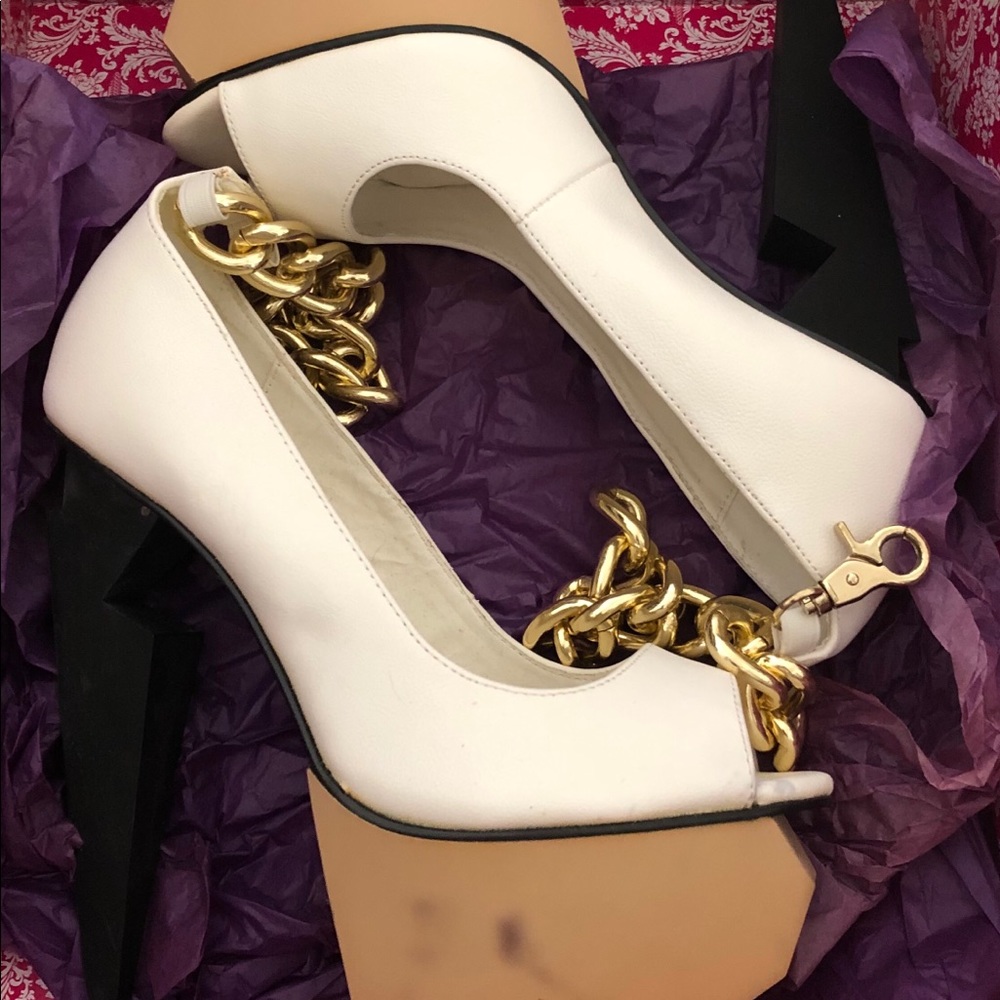 Privileged Mercer WHT Peep Toe Platform - Size 7.5
